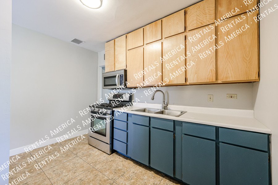Charming Single Story 3 Bed Home in St. Gregory Nieghborhood property image
