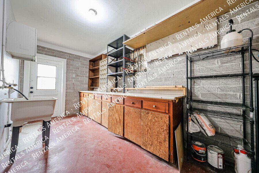 Charming Single Story 3 Bed Home in St. Gregory Nieghborhood property image