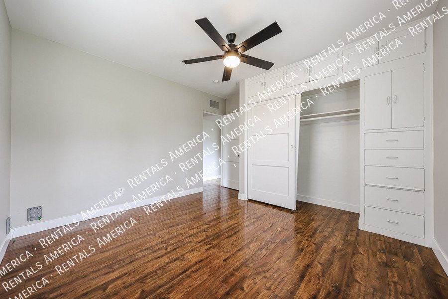 Charming Single Story 3 Bed Home in St. Gregory Nieghborhood property image