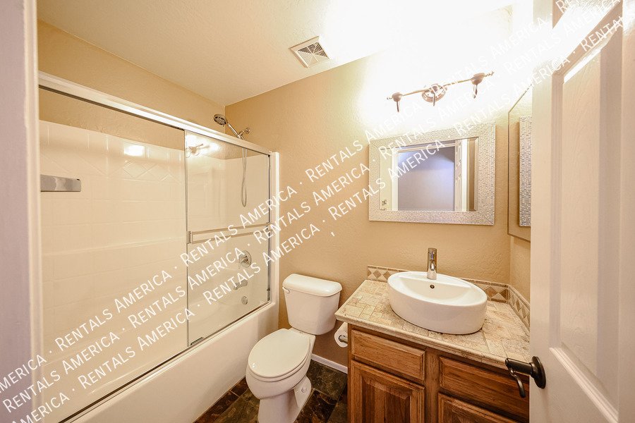 Beautiful 4 bdrm w/Pool in Florence property image