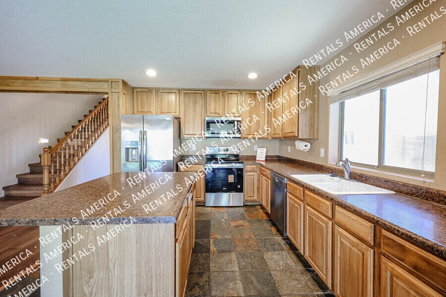 Beautiful 4 bdrm w/Pool in Florence property image