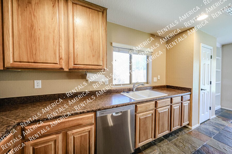 Beautiful 4 bdrm w/Pool in Florence property image