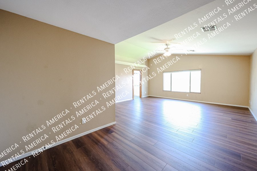 Beautiful 4 bdrm w/Pool in Florence property image