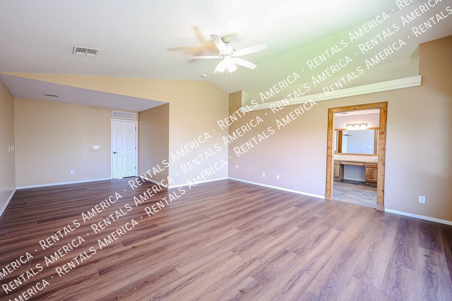 Beautiful 4 bdrm w/Pool in Florence property image