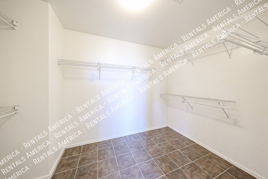 Beautiful 4 bdrm w/Pool in Florence property image