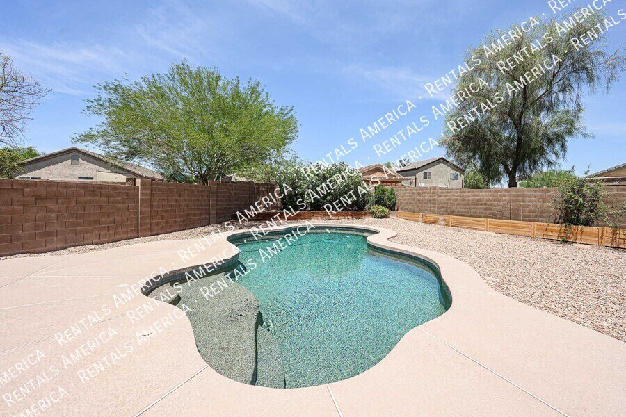 Beautiful 4 bdrm w/Pool in Florence property image