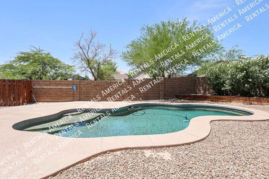 Beautiful 4 bdrm w/Pool in Florence property image