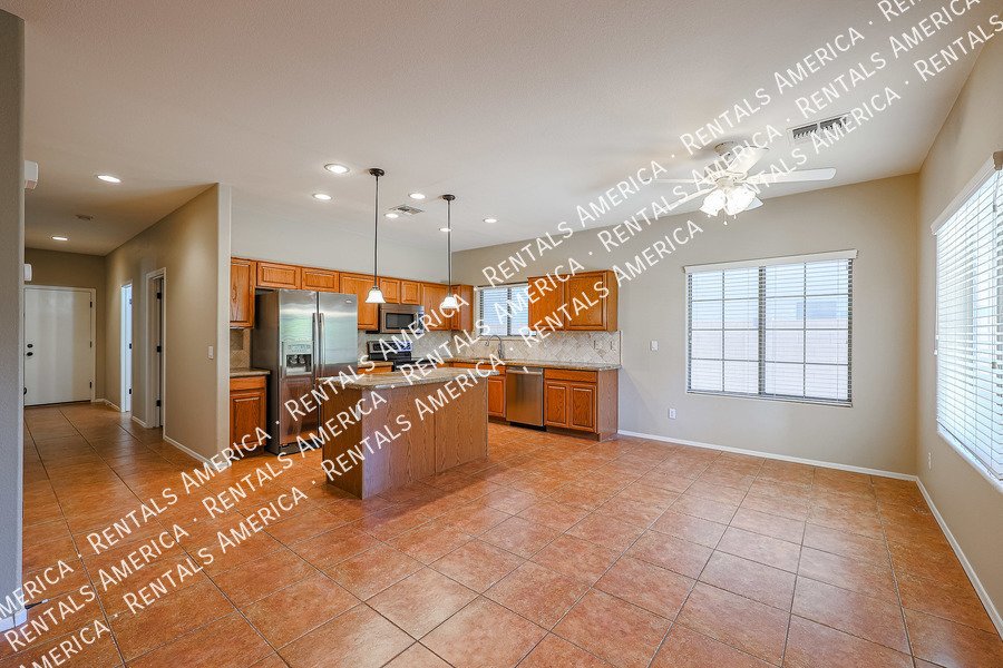 Gorgeous 4/2.5 w/ Den + Loft + Pool in Surprise!! property image