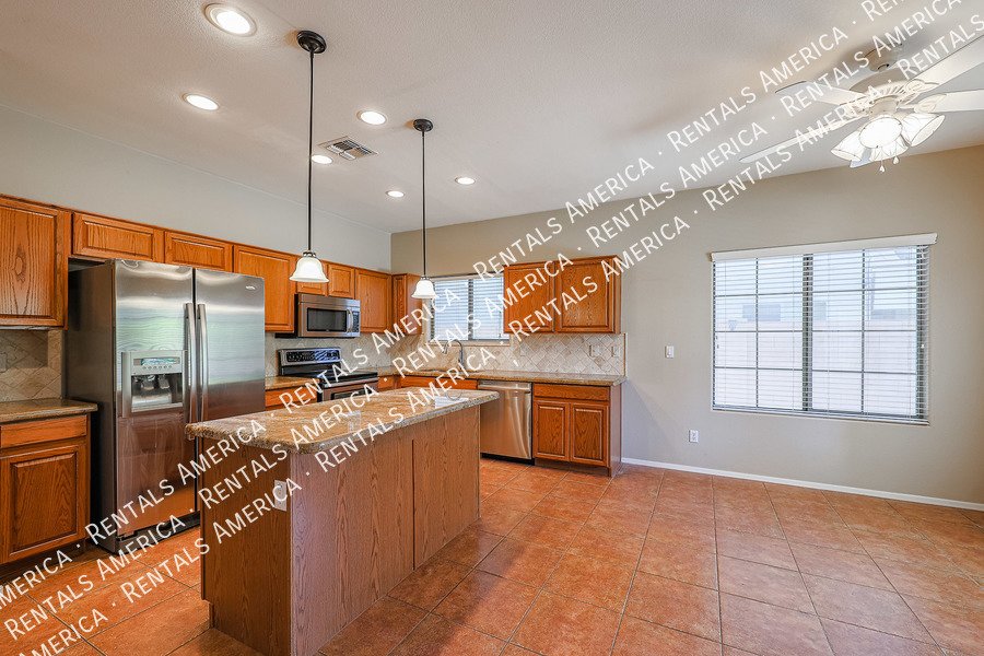 Gorgeous 4/2.5 w/ Den + Loft + Pool in Surprise!! property image