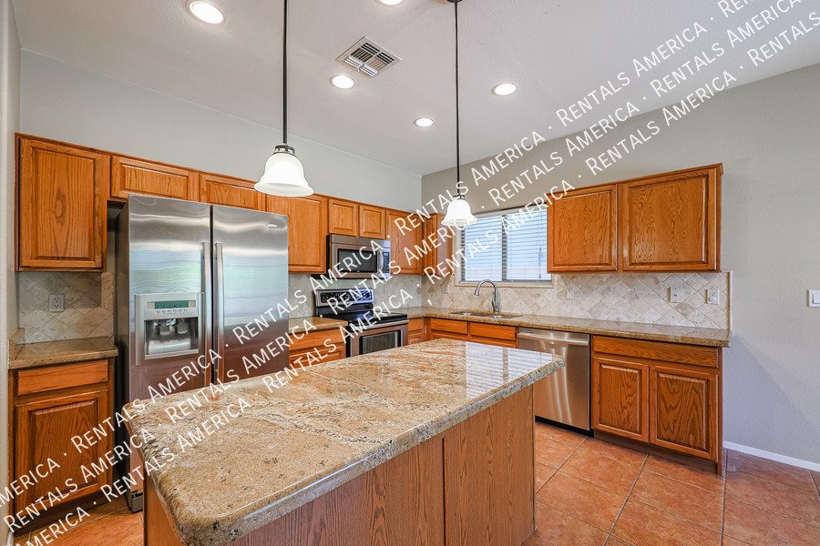 Gorgeous 4/2.5 w/ Den + Loft + Pool in Surprise!! property image