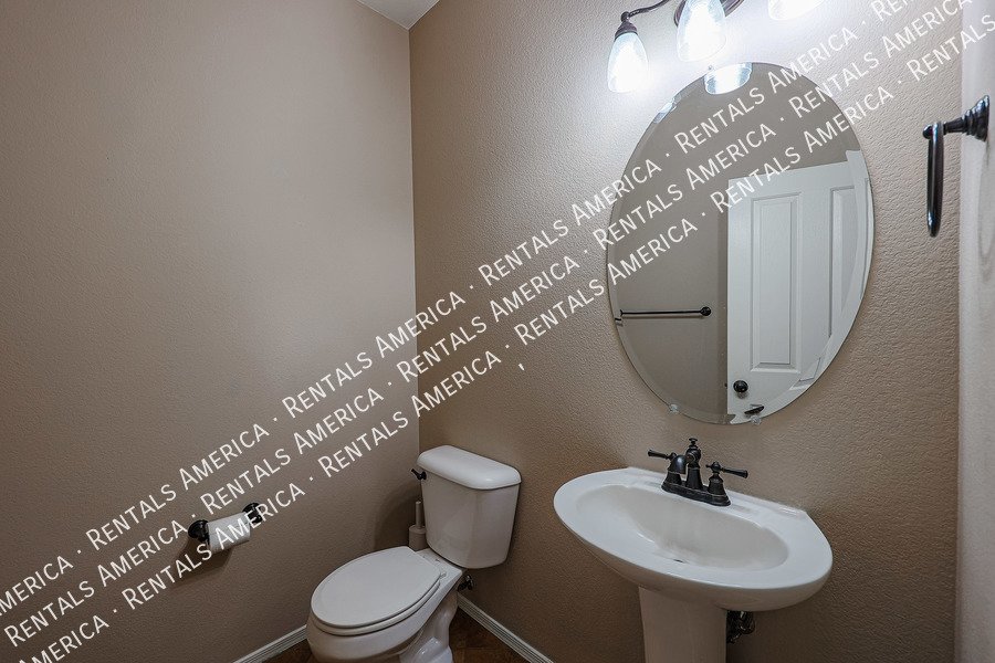 Gorgeous 4/2.5 w/ Den + Loft + Pool in Surprise!! property image