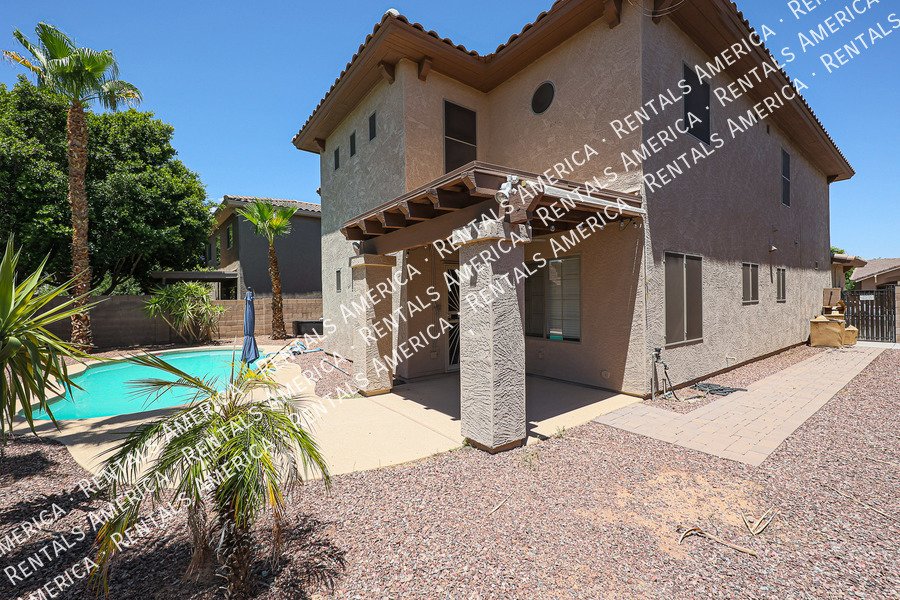 Gorgeous 4/2.5 w/ Den + Loft + Pool in Surprise!! property image