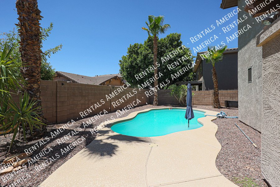 Gorgeous 4/2.5 w/ Den + Loft + Pool in Surprise!! property image