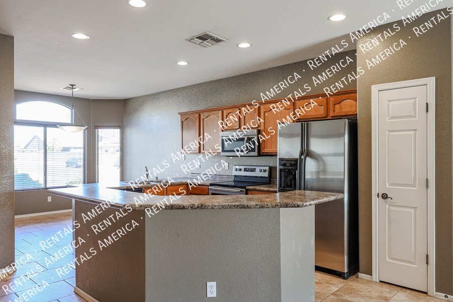 BEAUTIFUL RENTAL 3 BED 2 BATH HOME IN WIGWAM CREEK SOUTH property image