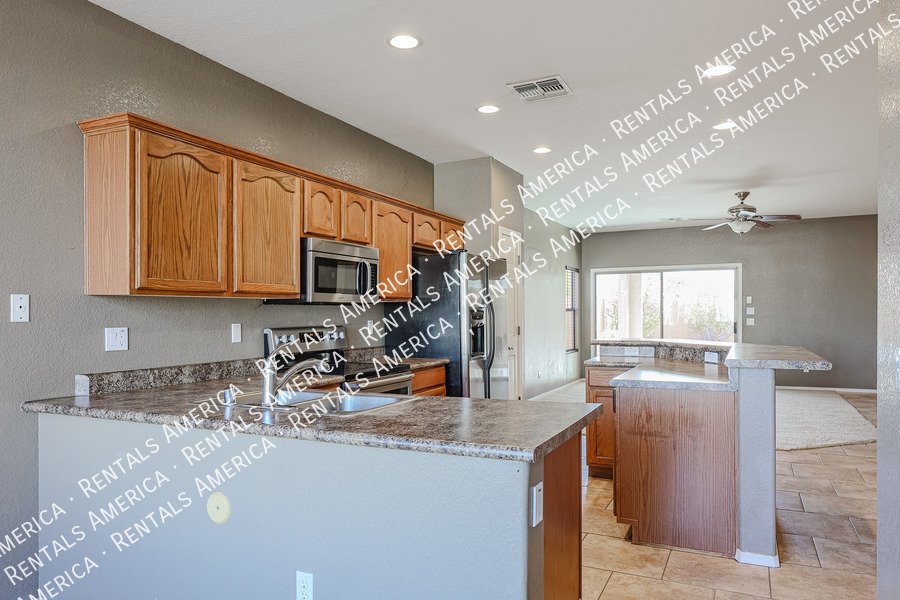 BEAUTIFUL RENTAL 3 BED 2 BATH HOME IN WIGWAM CREEK SOUTH property image