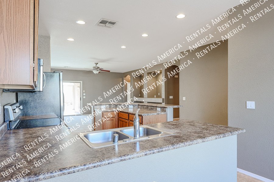 BEAUTIFUL RENTAL 3 BED 2 BATH HOME IN WIGWAM CREEK SOUTH property image