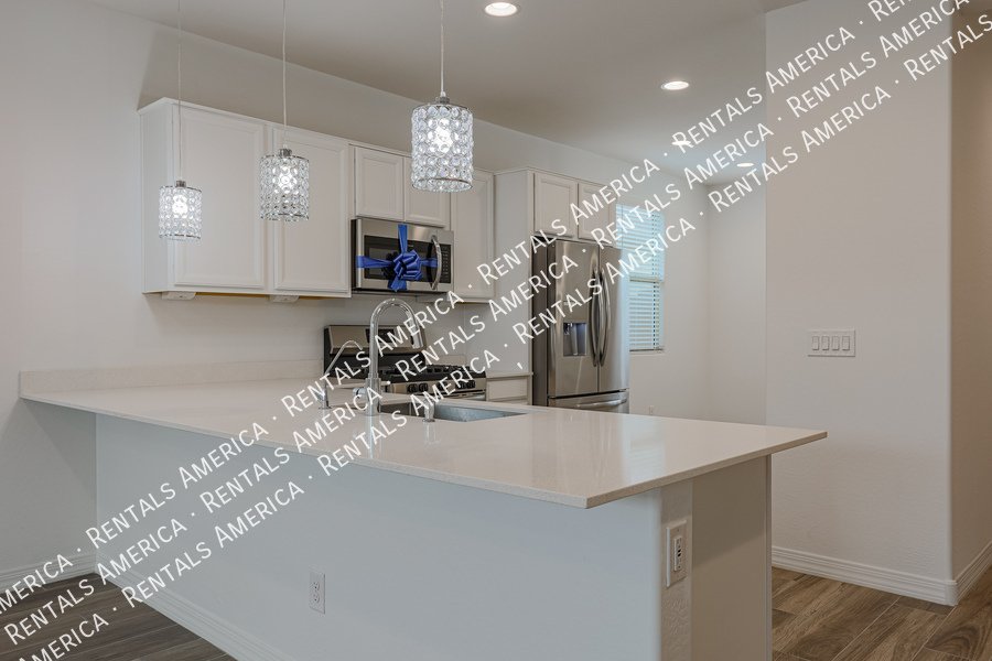 Beautiful and spacious 3 Bed/ 2 Bath in Glendale!! property image