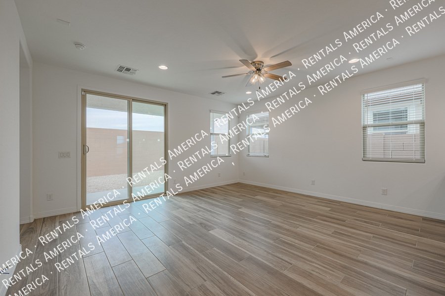 Beautiful and spacious 3 Bed/ 2 Bath in Glendale!! property image