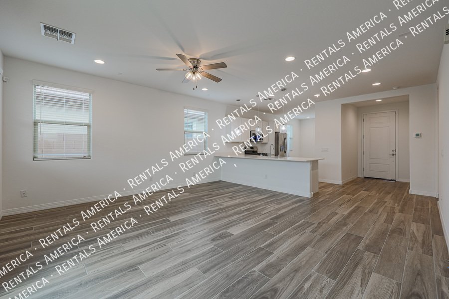 Beautiful and spacious 3 Bed/ 2 Bath in Glendale!! property image