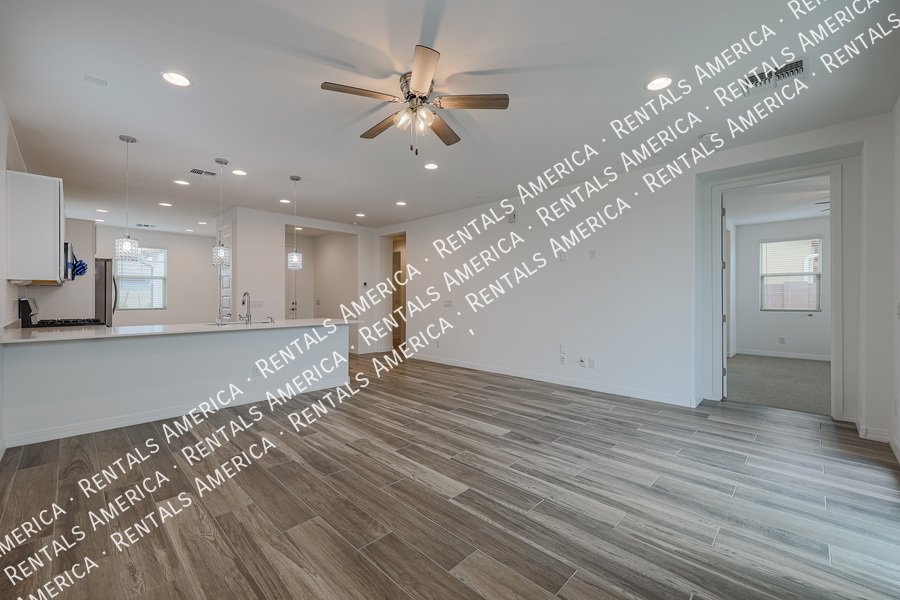 Beautiful and spacious 3 Bed/ 2 Bath in Glendale!! property image