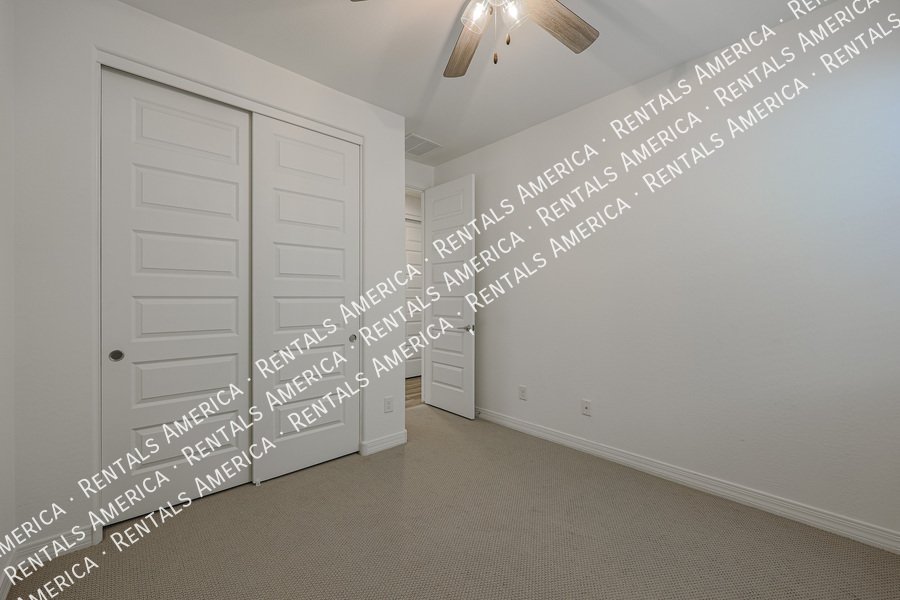 Beautiful and spacious 3 Bed/ 2 Bath in Glendale!! property image