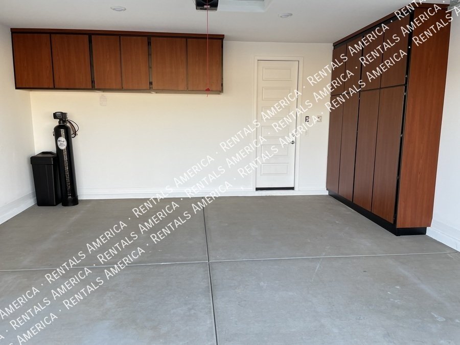 Beautiful and spacious 3 Bed/ 2 Bath in Glendale!! property image
