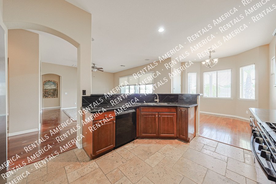 14712 W Edgemont Ave property image