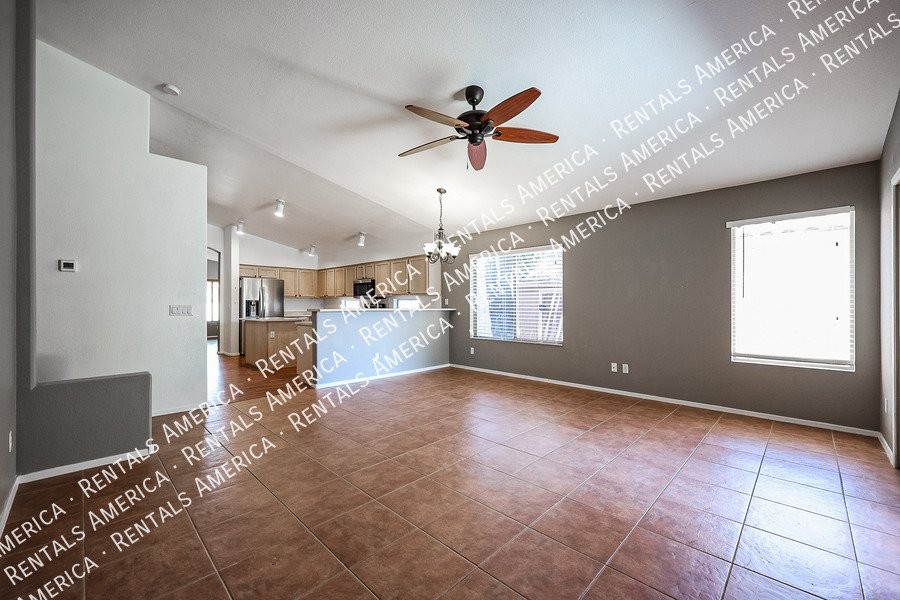 7471 W Lone Cactus Dr property image