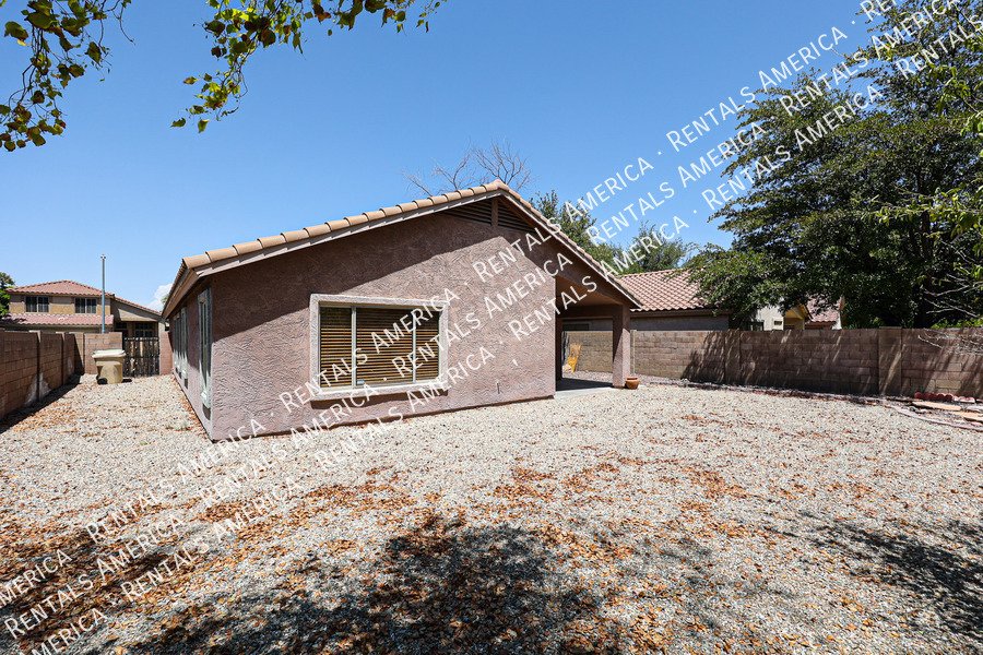 7471 W Lone Cactus Dr property image