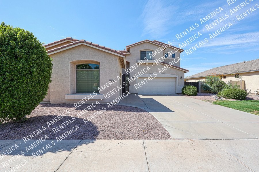 Beautiful 5 bedroom home property image