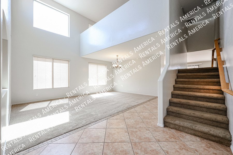 Beautiful 5 bedroom home property image