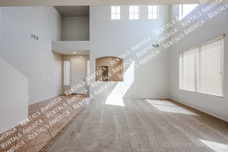Beautiful 5 bedroom home property image