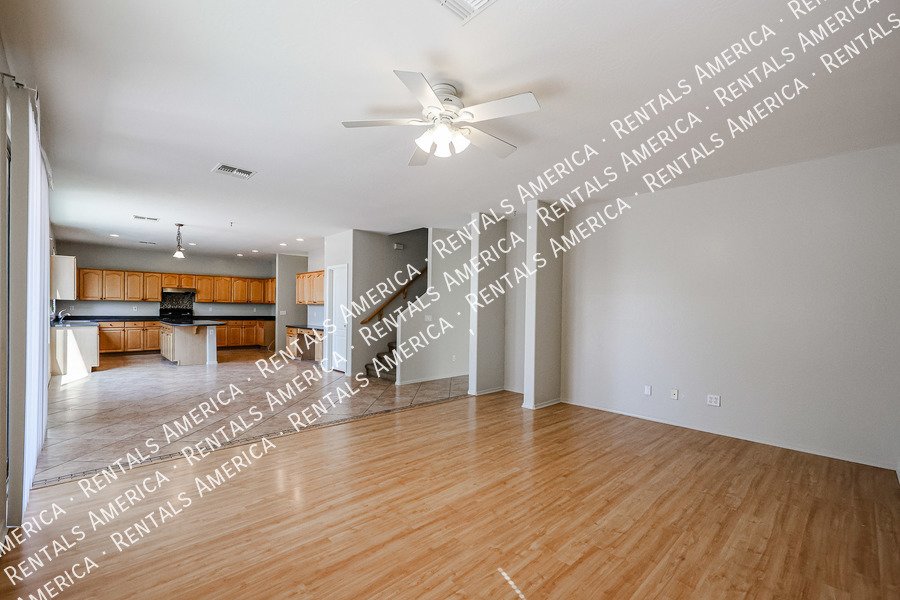 Beautiful 5 bedroom home property image