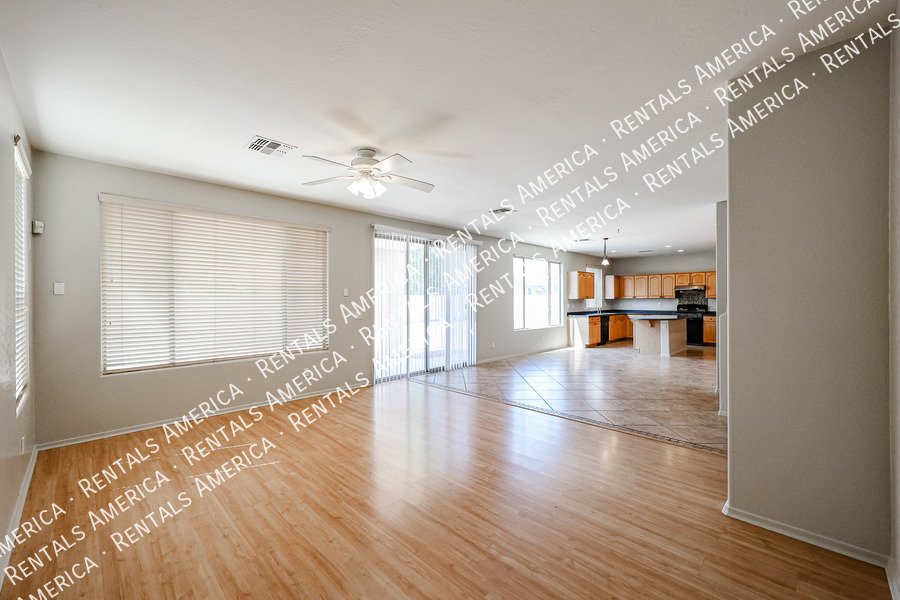 Beautiful 5 bedroom home property image