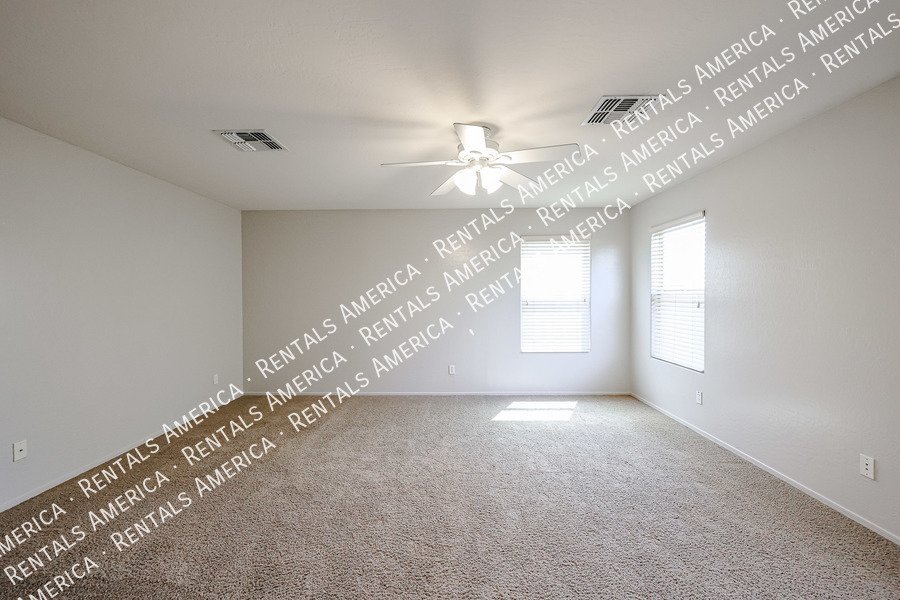 Beautiful 5 bedroom home property image