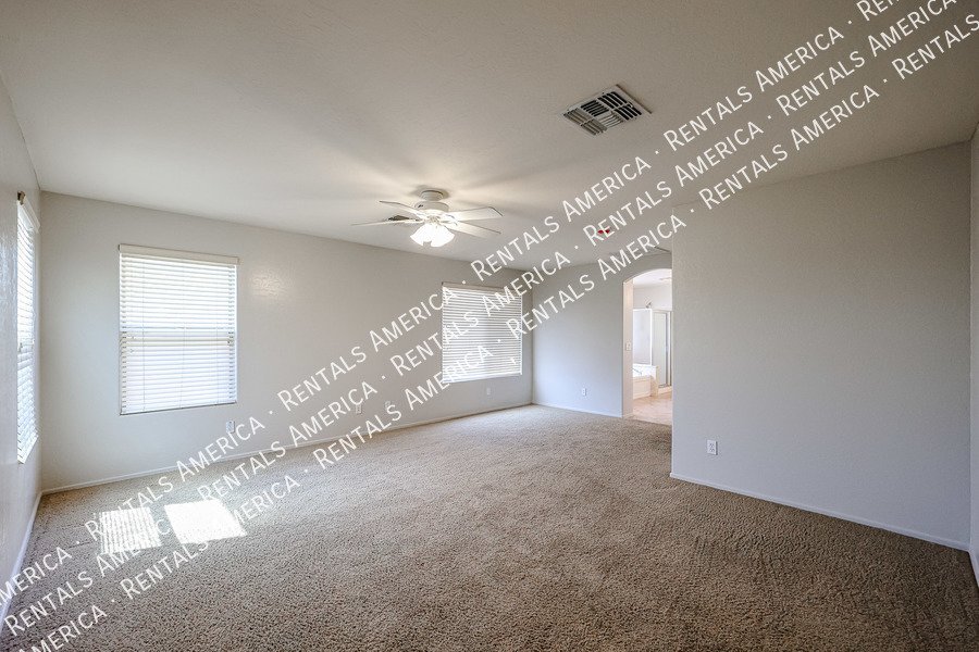 Beautiful 5 bedroom home property image