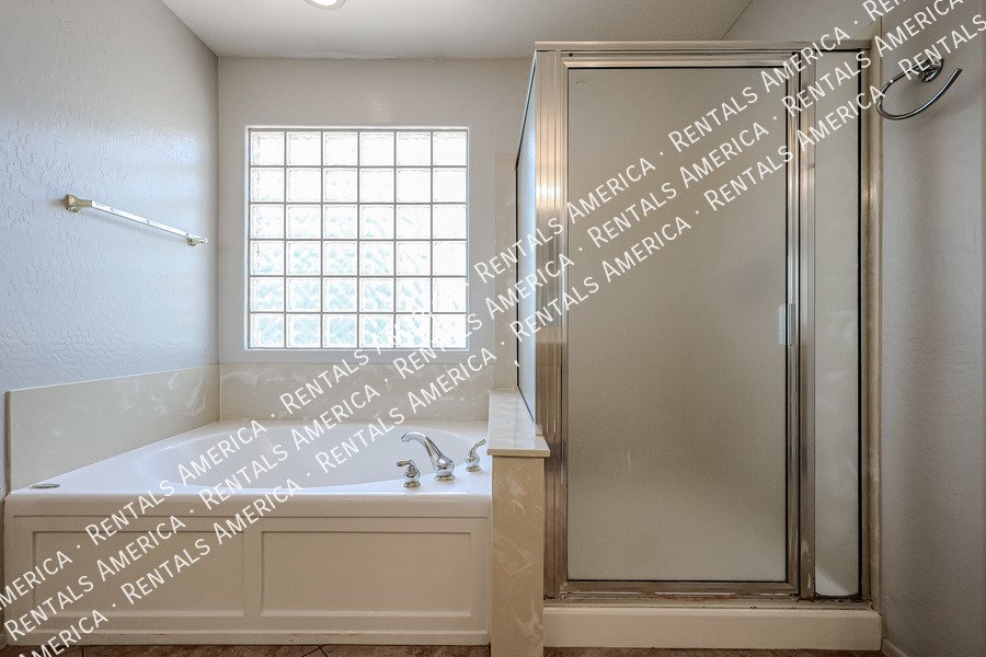 Beautiful 5 bedroom home property image
