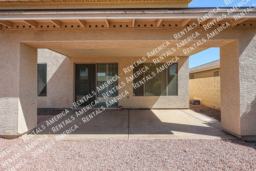 Beautiful 5 bedroom home property image