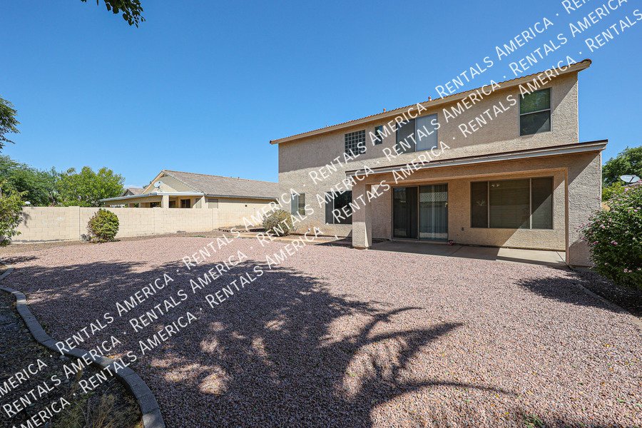 Beautiful 5 bedroom home property image