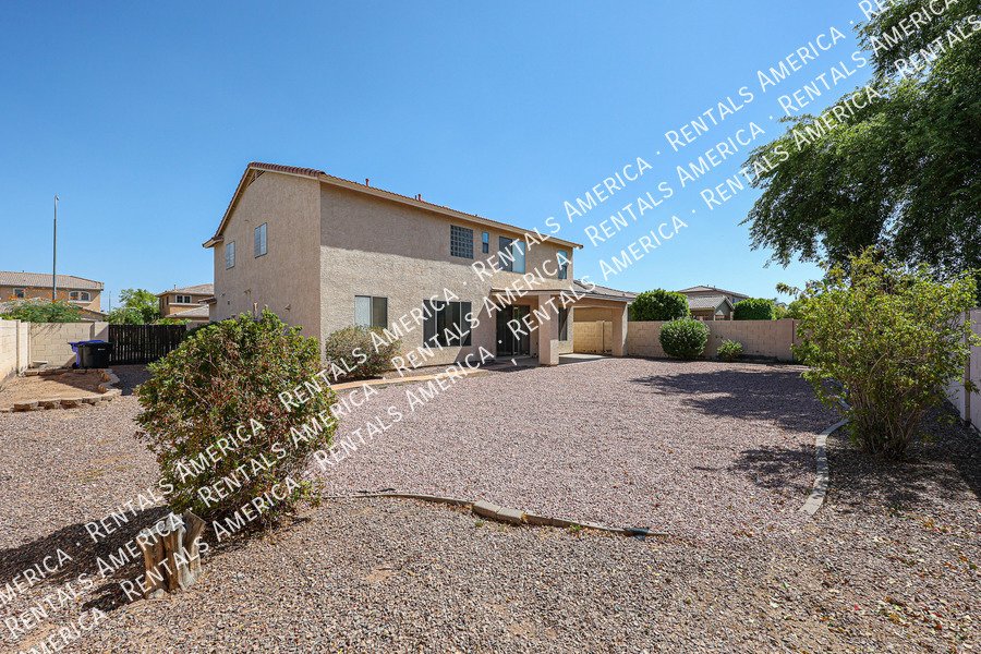 Beautiful 5 bedroom home property image