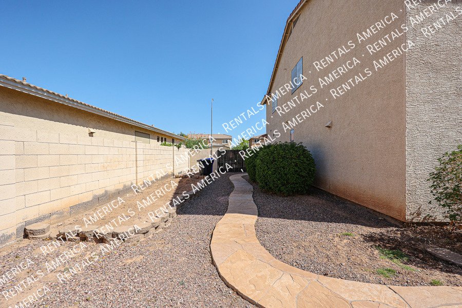 Beautiful 5 bedroom home property image