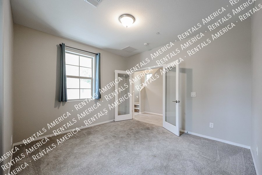 3-bedroom in Lakes at Annecy property image