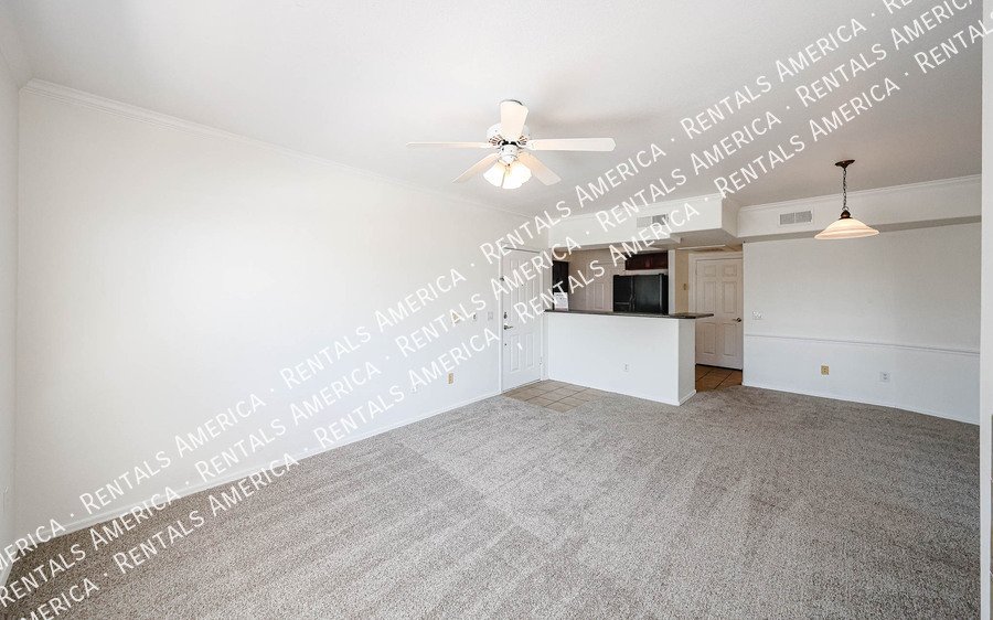 Amazing 1 BR/1 BA Condo in North Scottsale Signature Community property image
