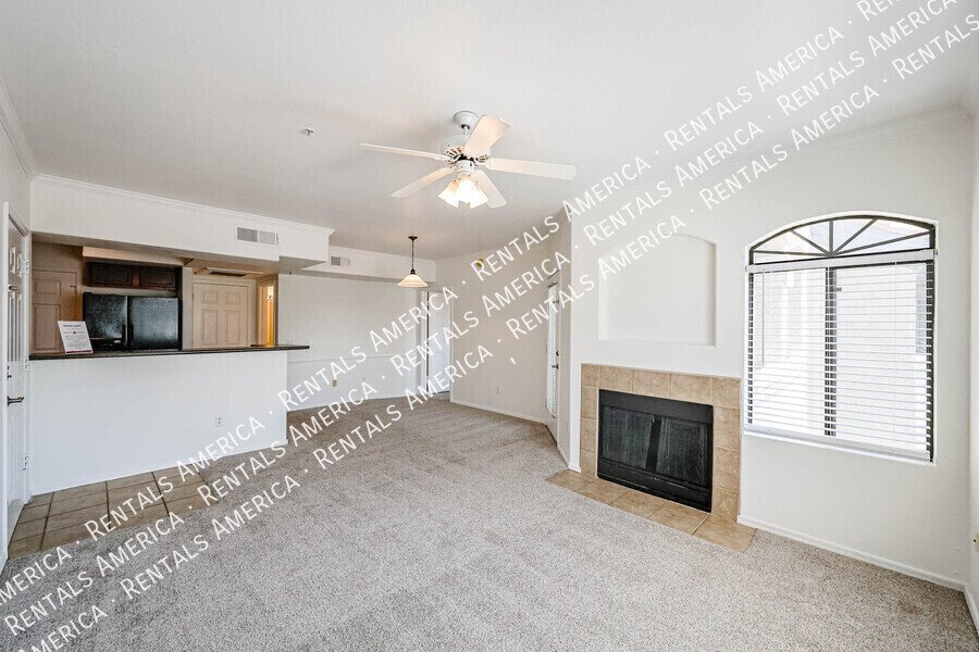 Amazing 1 BR/1 BA Condo in North Scottsale Signature Community property image