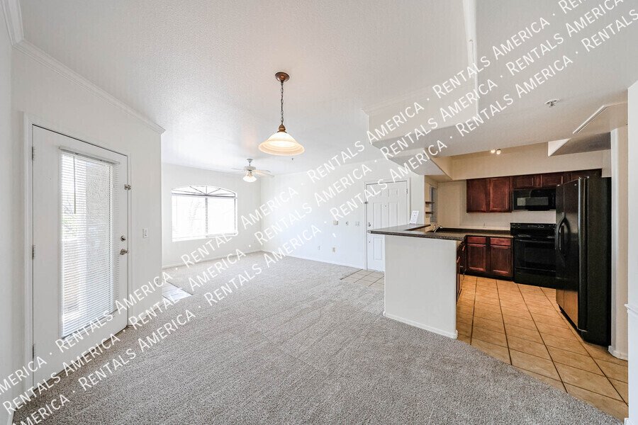 Amazing 1 BR/1 BA Condo in North Scottsale Signature Community property image