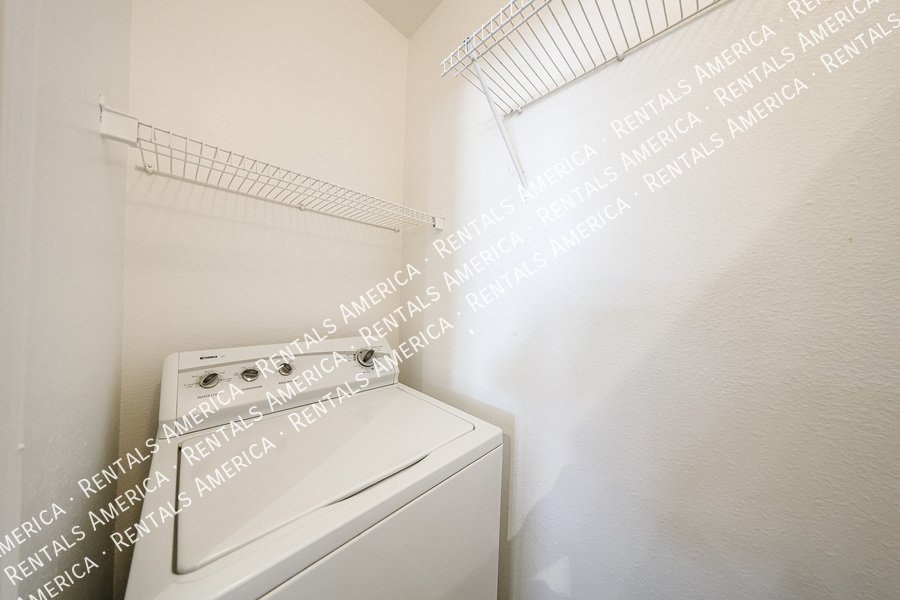 Amazing 1 BR/1 BA Condo in North Scottsale Signature Community property image