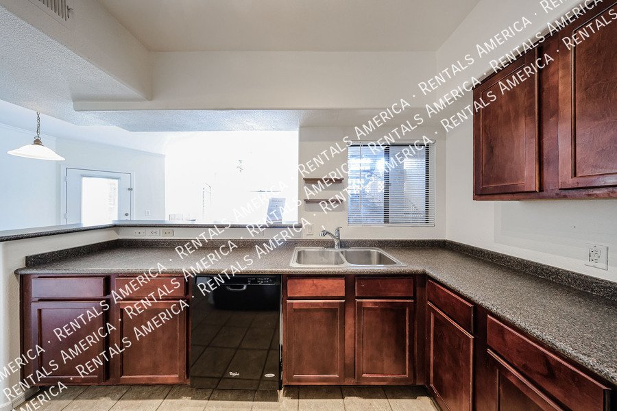 Amazing 1 BR/1 BA Condo in North Scottsale Signature Community property image