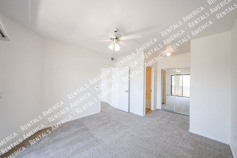 Amazing 1 BR/1 BA Condo in North Scottsale Signature Community property image