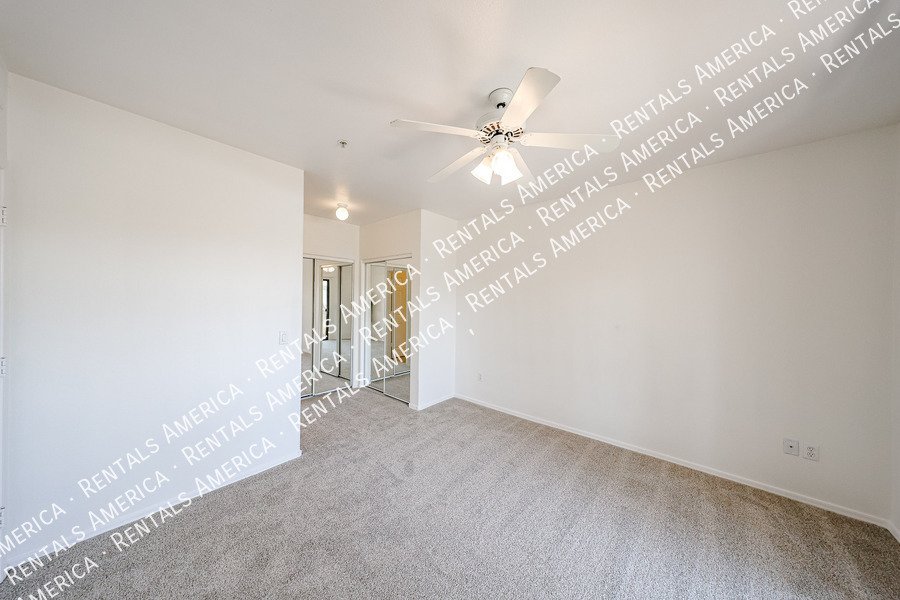 Amazing 1 BR/1 BA Condo in North Scottsale Signature Community property image