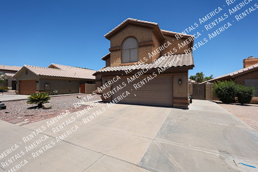 Move in ready 4 bedroom/3 bathroom! property image